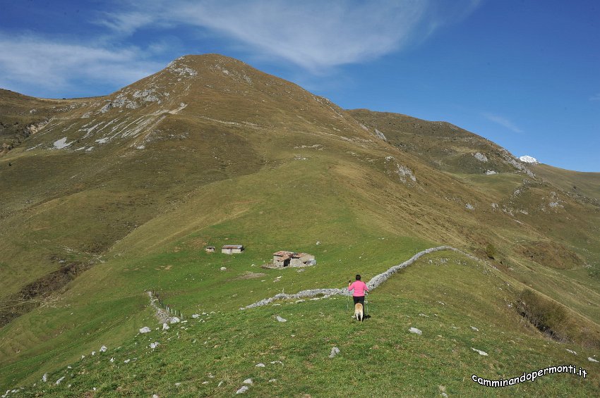 105 Torniamo sul sentiero che sale al Monte Vetro.JPG